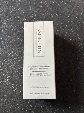 Daily Precision Niacinamide Balancing Facial Serum - White